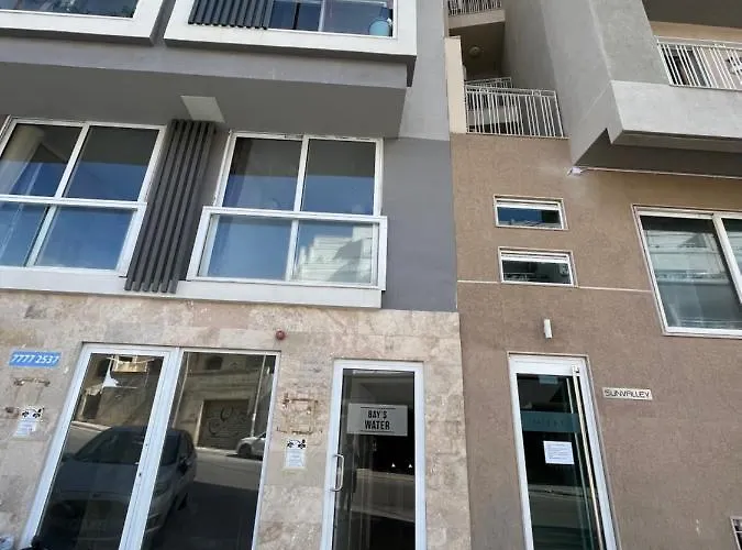 Bay's Water * Saint Julian's