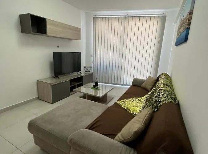 Bay's Water Daire Saint Julian's